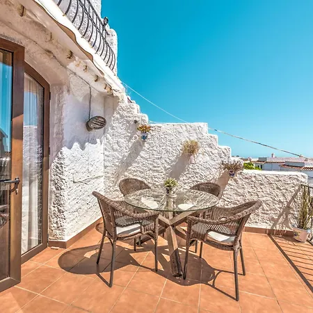 Townhouse In Capistrano Village With 2 Pool Areas Nerja